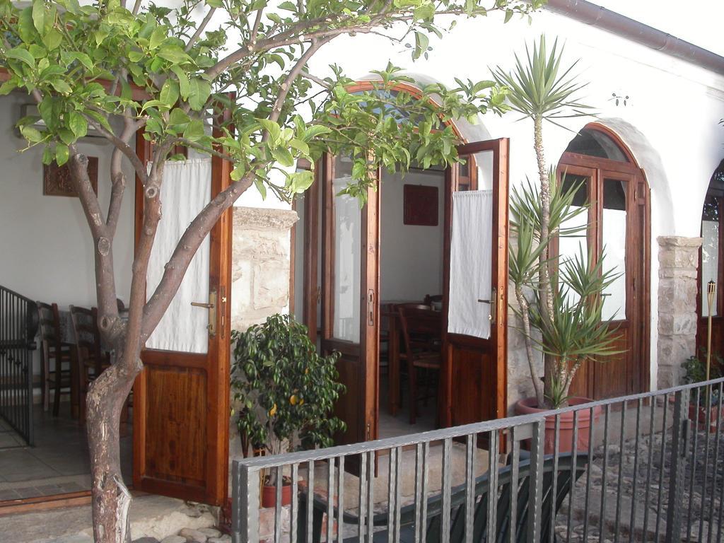 Locanda La Rosa Pauli Arbarei Экстерьер фото